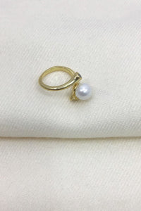 Elegant Pearl Twist Detail Ring