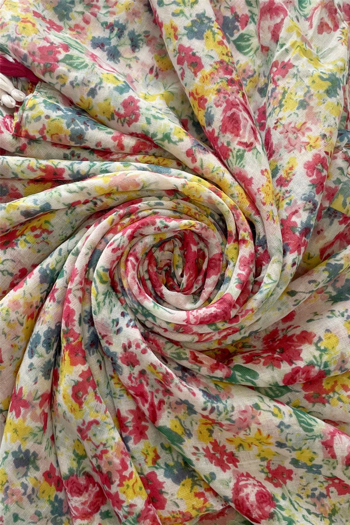 Cute Ditsy Floral Tassel Scarf– Fashion Scarf World