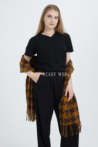 Bold Houndstooth Print Soft Tassel Scarf